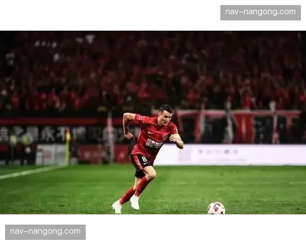 深圳新鹏城阵容大换血 周定洋加盟提升中场硬度