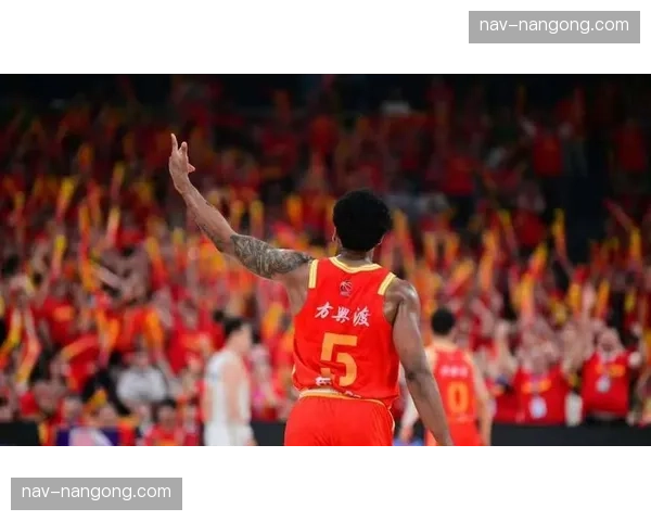 广厦对阵江苏碾压:塔克个人得分与防守限制对手核心策略 广厦对阵江苏碾压:塔克个人得分与防守限制对手核心策略